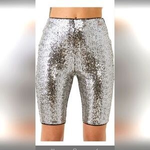 Sequence shorts size L